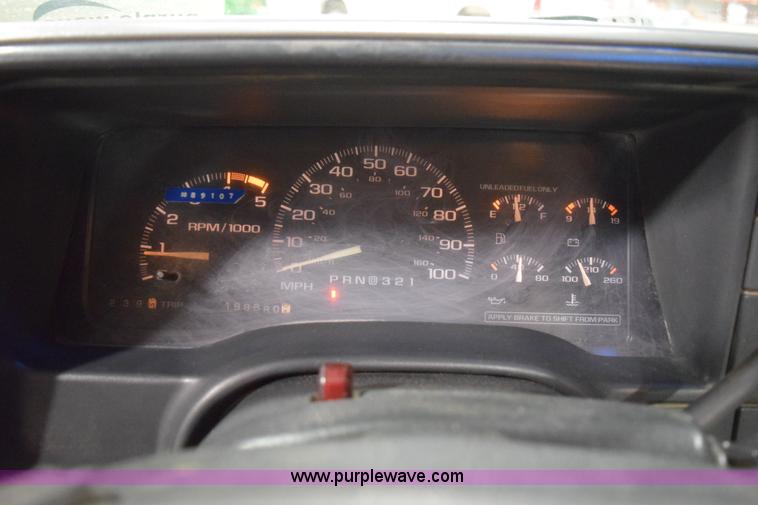 image for item I8586 1995 Chevrolet 1500 pickup truck