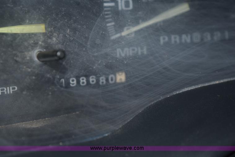 image for item I8586 1995 Chevrolet 1500 pickup truck