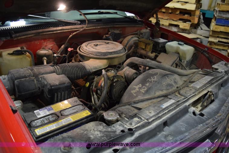 image for item I8586 1995 Chevrolet 1500 pickup truck