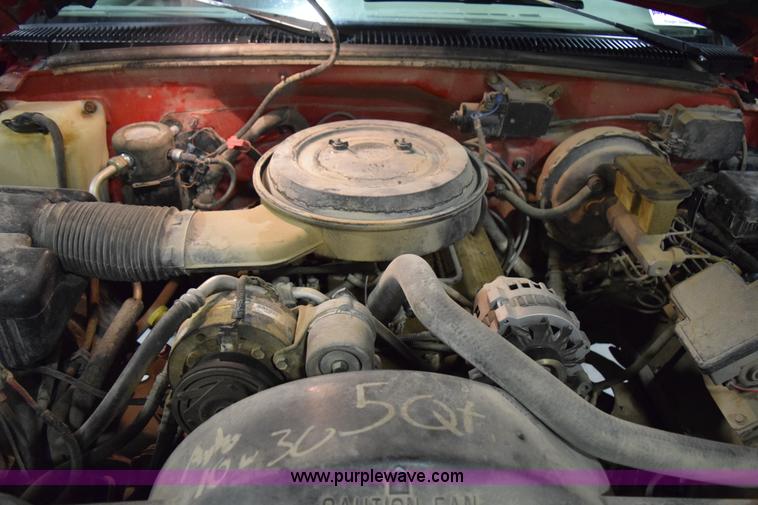 image for item I8586 1995 Chevrolet 1500 pickup truck