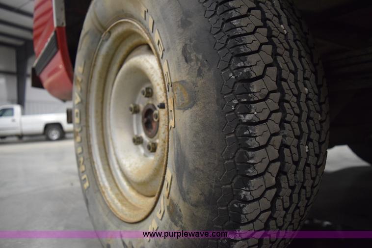 image for item I8586 1995 Chevrolet 1500 pickup truck