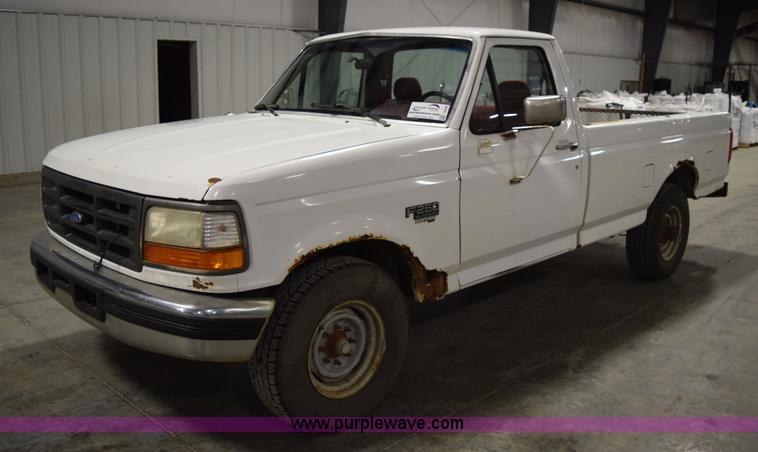 image for item I8588 1995 Ford F250 XL HD pickup truck