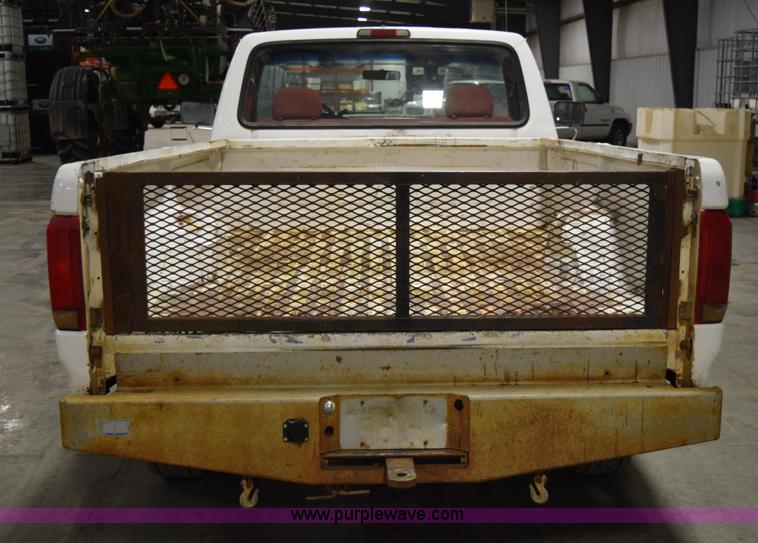 image for item I8588 1995 Ford F250 XL HD pickup truck