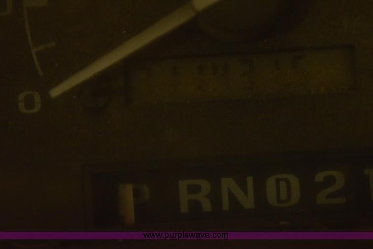 image for item I8588 1995 Ford F250 XL HD pickup truck