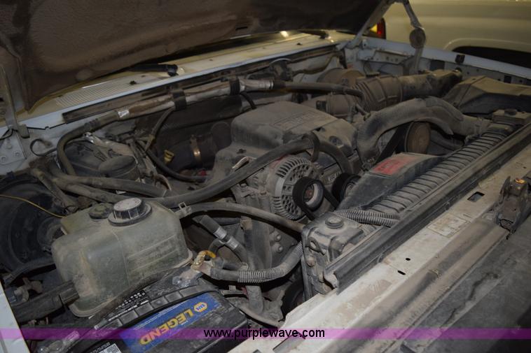 image for item I8588 1995 Ford F250 XL HD pickup truck