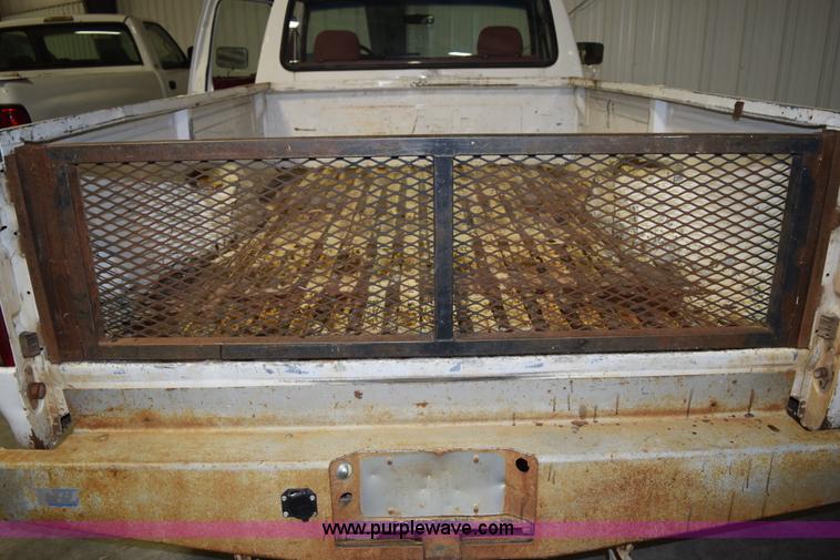 image for item I8588 1995 Ford F250 XL HD pickup truck