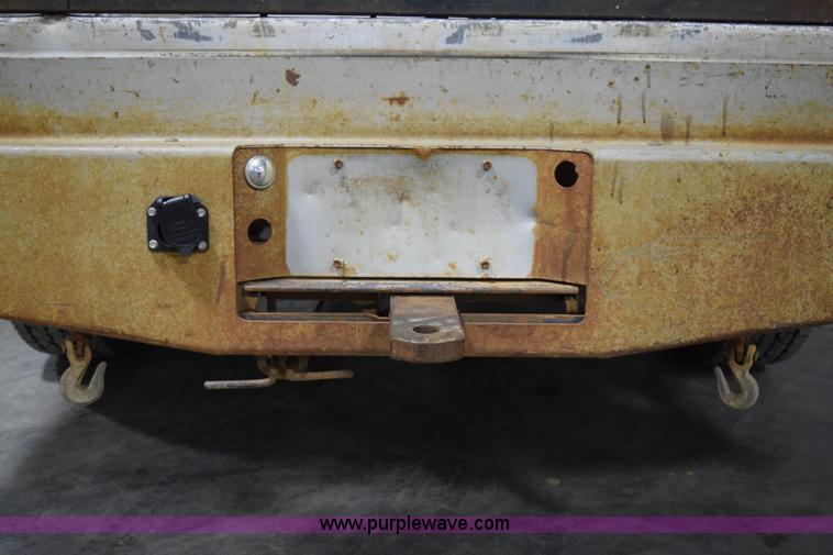 image for item I8588 1995 Ford F250 XL HD pickup truck