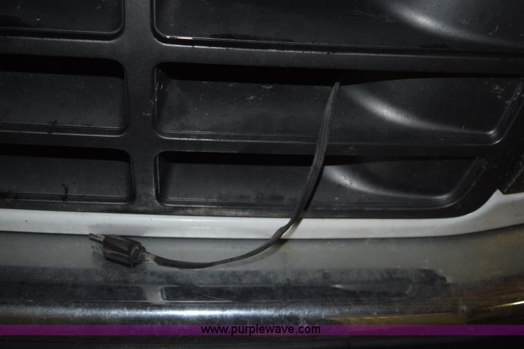 image for item I8588 1995 Ford F250 XL HD pickup truck