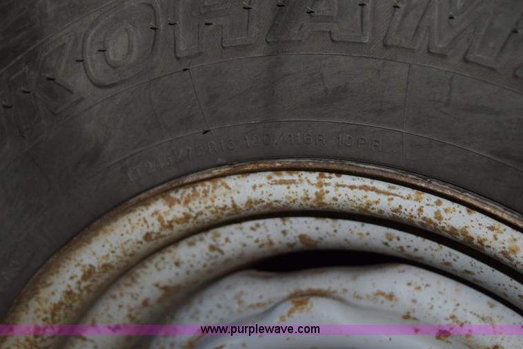 image for item I8588 1995 Ford F250 XL HD pickup truck