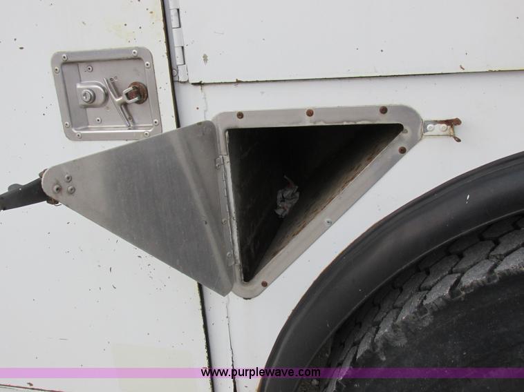 image for item I8822 1993 International 4900 Crew Cab utility truck