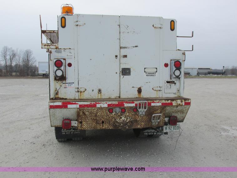 image for item I8822 1993 International 4900 Crew Cab utility truck