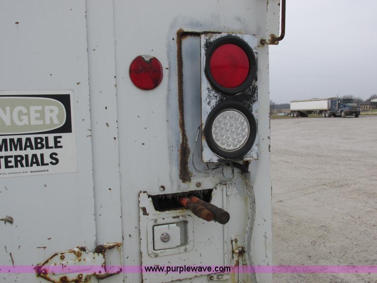 image for item I8822 1993 International 4900 Crew Cab utility truck