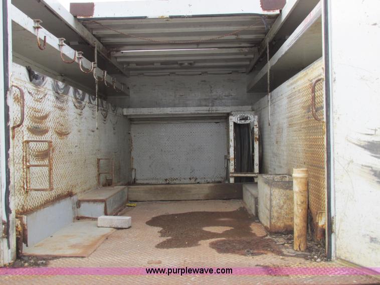 image for item I8822 1993 International 4900 Crew Cab utility truck