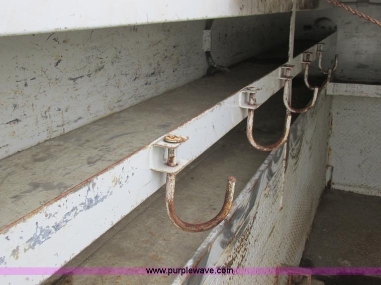 image for item I8822 1993 International 4900 Crew Cab utility truck