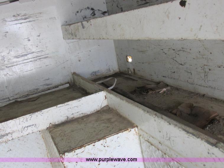 image for item I8822 1993 International 4900 Crew Cab utility truck