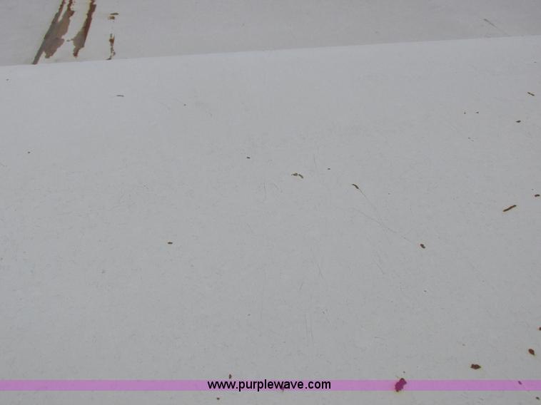 image for item I8822 1993 International 4900 Crew Cab utility truck