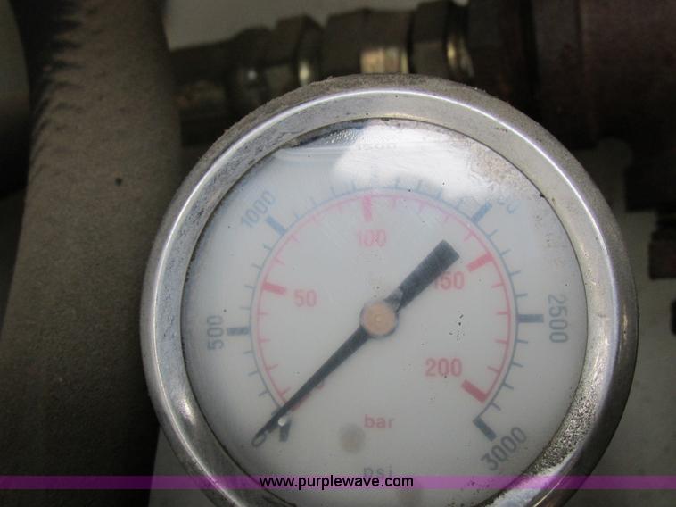 image for item I8822 1993 International 4900 Crew Cab utility truck