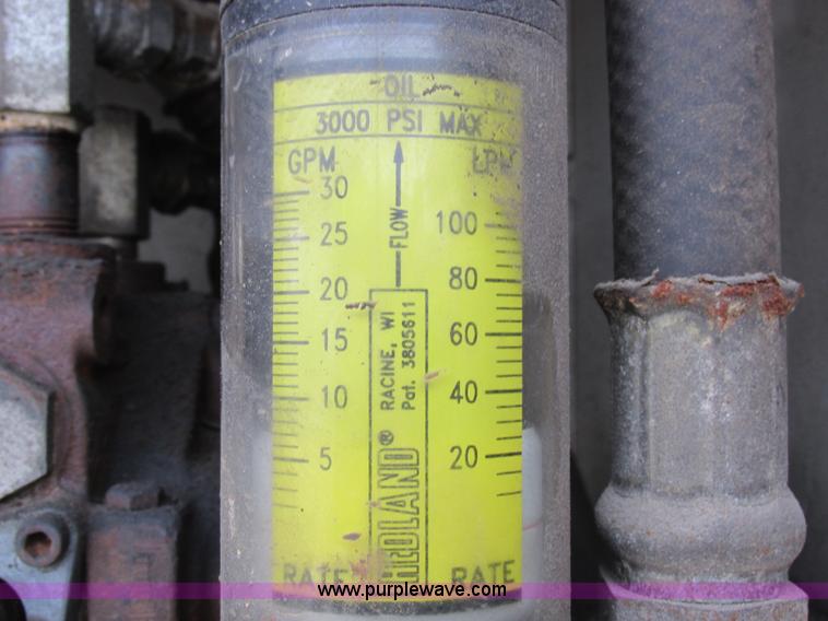 image for item I8822 1993 International 4900 Crew Cab utility truck