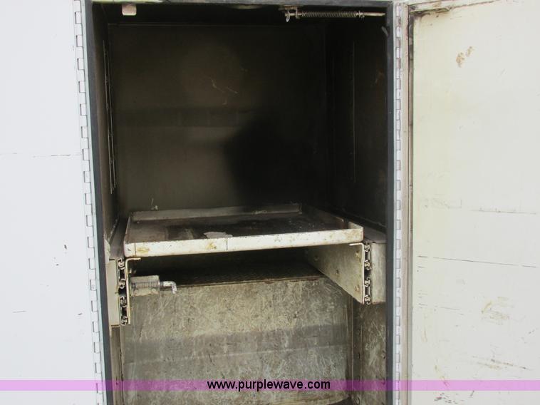 image for item I8822 1993 International 4900 Crew Cab utility truck