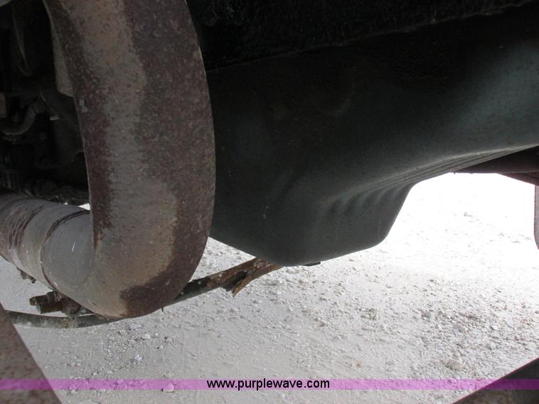 image for item I8822 1993 International 4900 Crew Cab utility truck