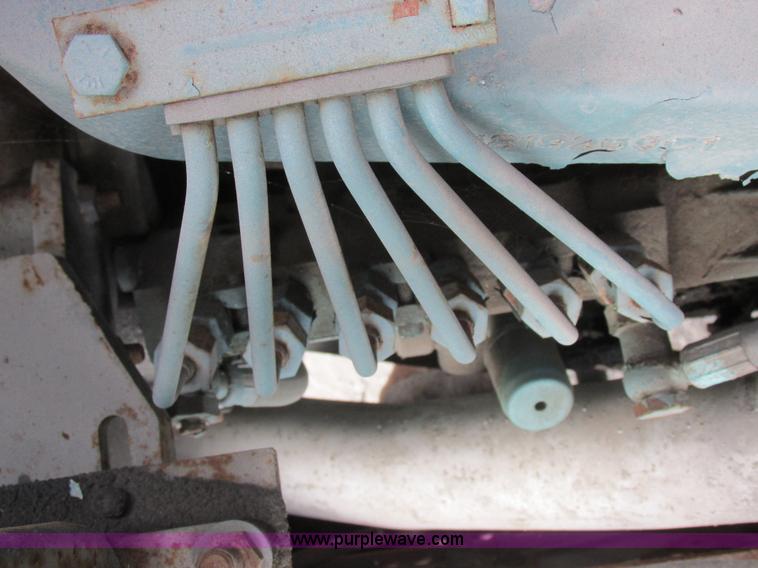 image for item I8822 1993 International 4900 Crew Cab utility truck