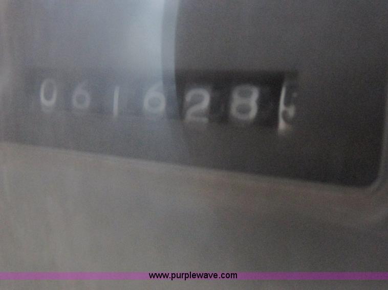 image for item I8822 1993 International 4900 Crew Cab utility truck