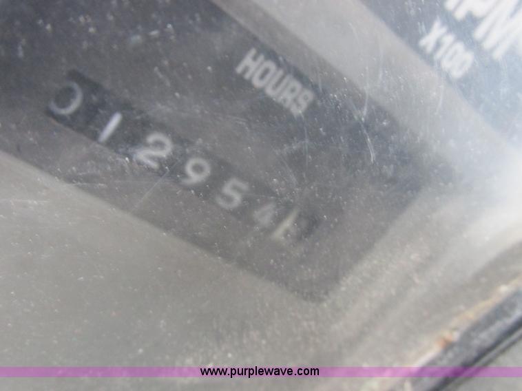 image for item I8822 1993 International 4900 Crew Cab utility truck