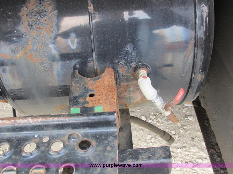 image for item I8822 1993 International 4900 Crew Cab utility truck