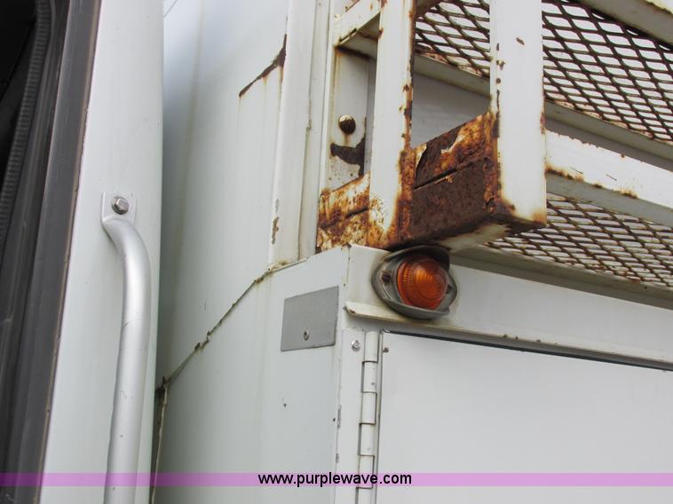 image for item I8822 1993 International 4900 Crew Cab utility truck