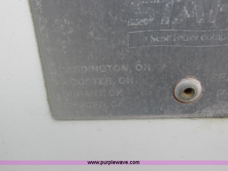 image for item I8822 1993 International 4900 Crew Cab utility truck