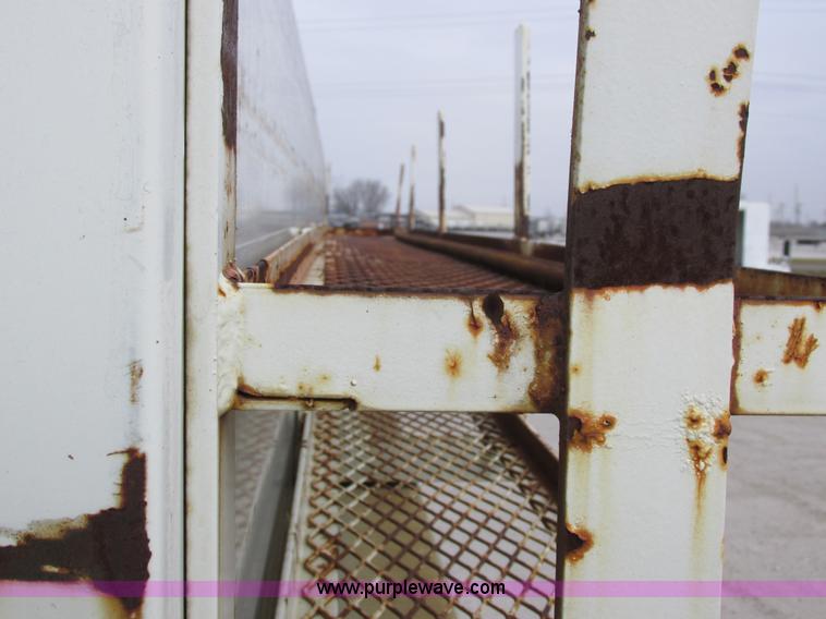 image for item I8822 1993 International 4900 Crew Cab utility truck