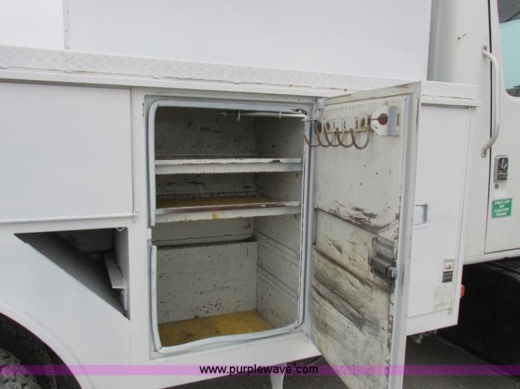 image for item I8823 1992 International 4700 utility truck