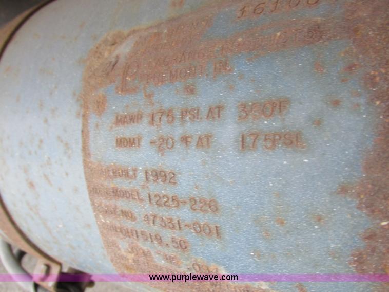 image for item I8823 1992 International 4700 utility truck