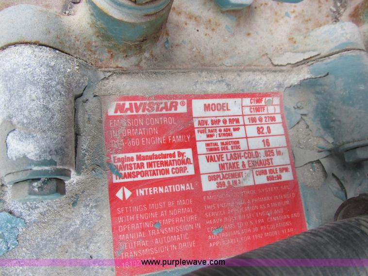 image for item I8823 1992 International 4700 utility truck