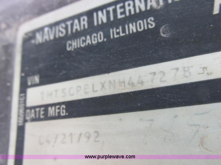 image for item I8823 1992 International 4700 utility truck