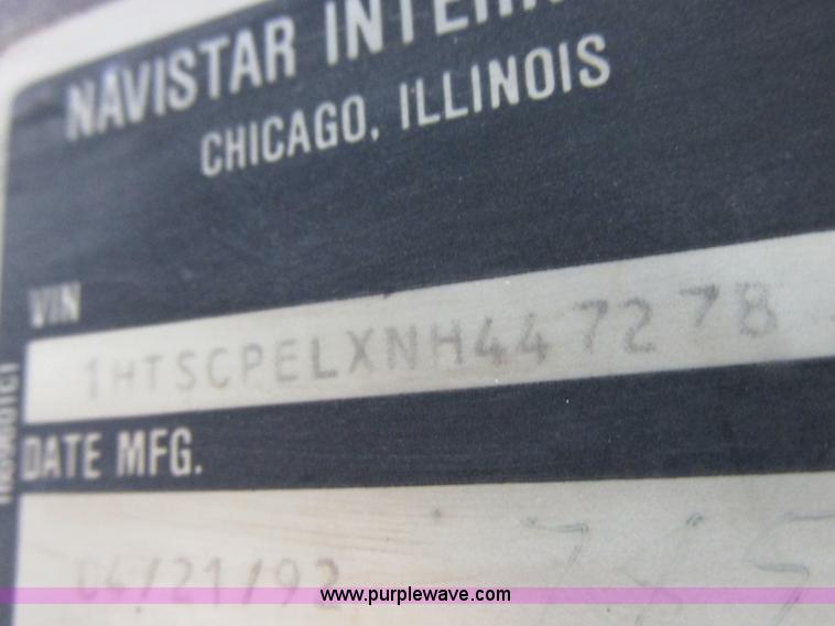 image for item I8823 1992 International 4700 utility truck