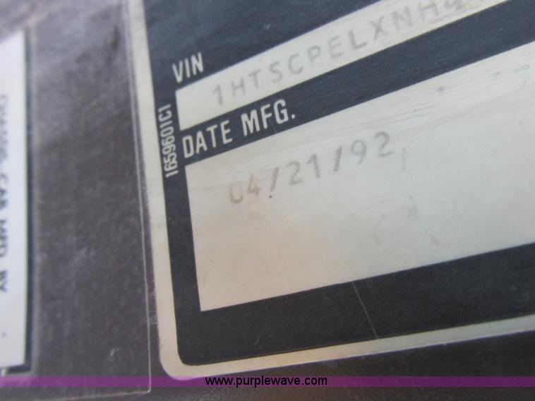 image for item I8823 1992 International 4700 utility truck