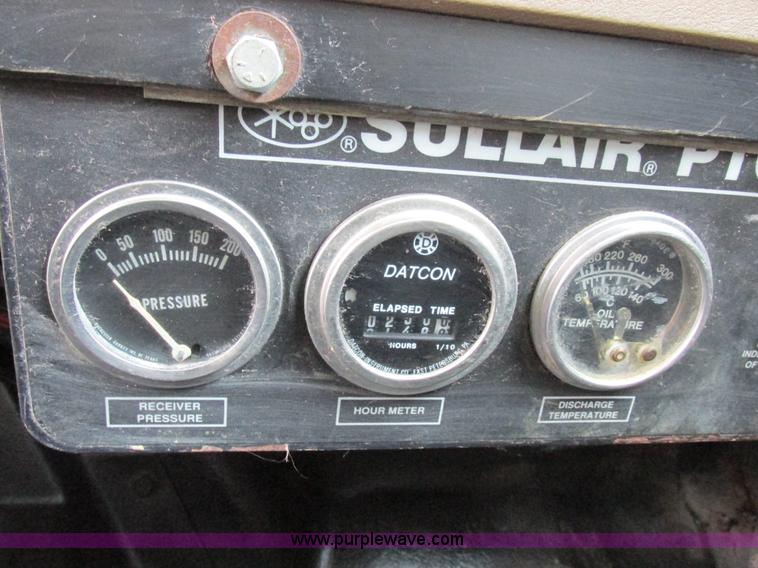 image for item I8823 1992 International 4700 utility truck