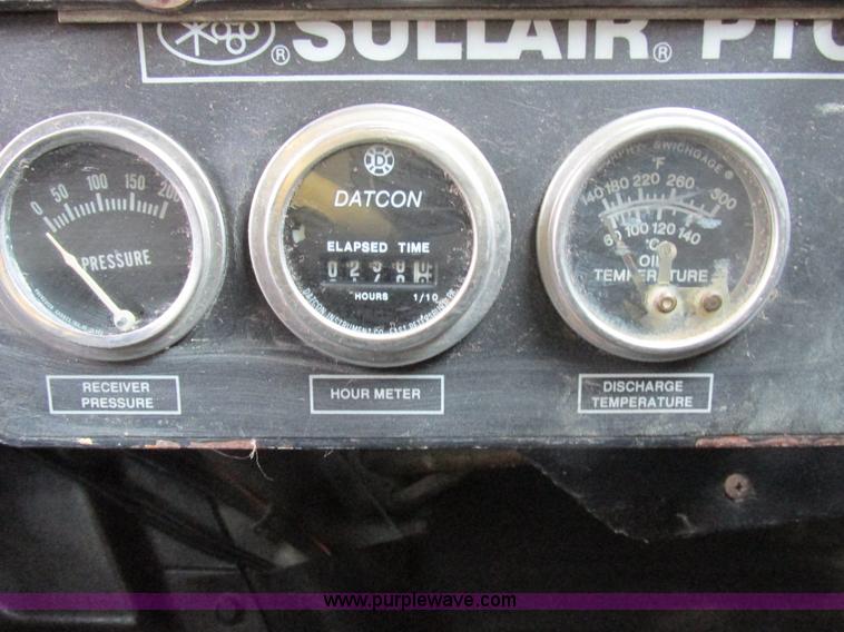 image for item I8823 1992 International 4700 utility truck