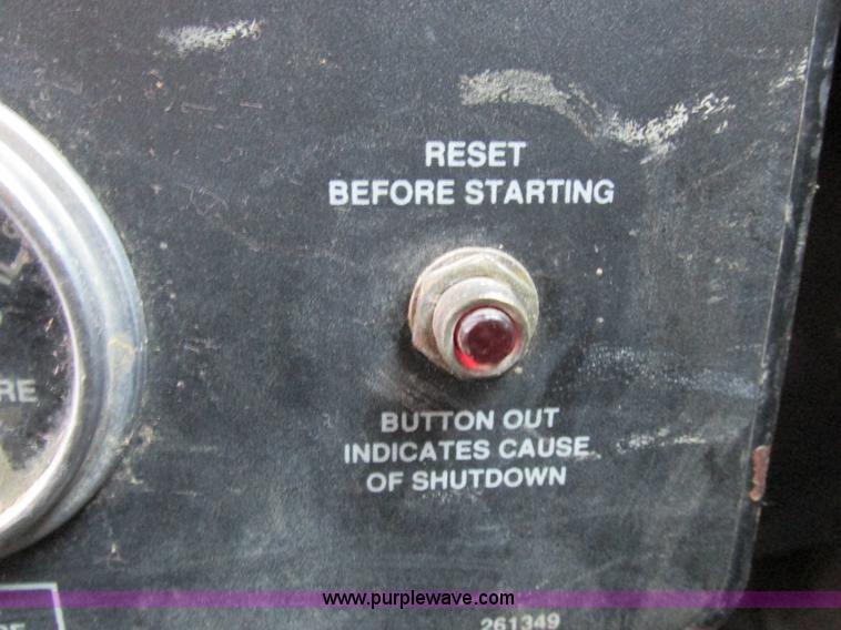 image for item I8823 1992 International 4700 utility truck