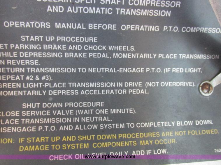 image for item I8823 1992 International 4700 utility truck