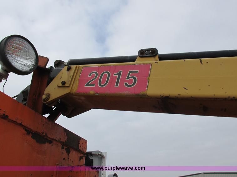 image for item I8824 1995 Ford F800 service truck