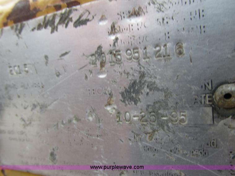 image for item I8824 1995 Ford F800 service truck