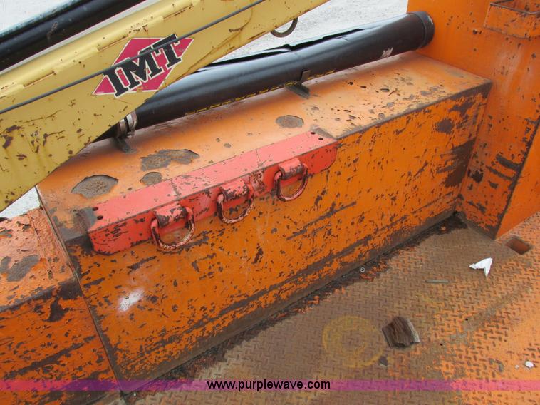 image for item I8824 1995 Ford F800 service truck