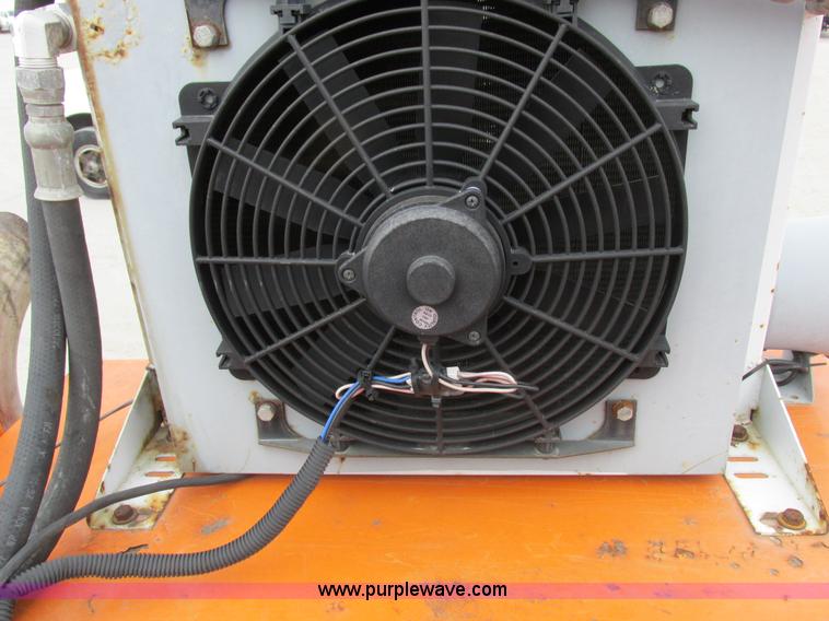 image for item I8824 1995 Ford F800 service truck