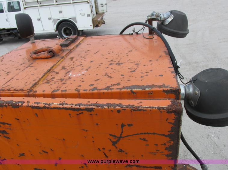 image for item I8824 1995 Ford F800 service truck