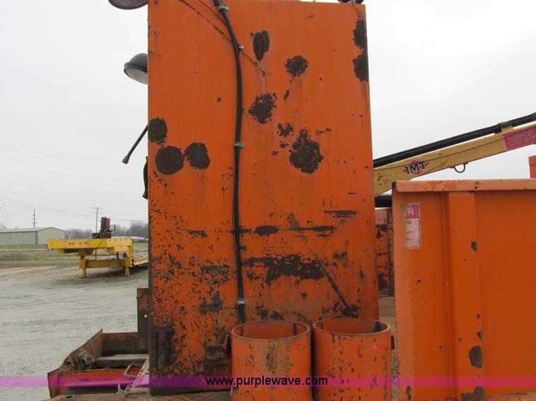 image for item I8824 1995 Ford F800 service truck