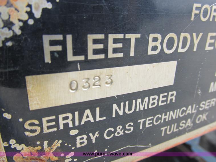 image for item I8824 1995 Ford F800 service truck