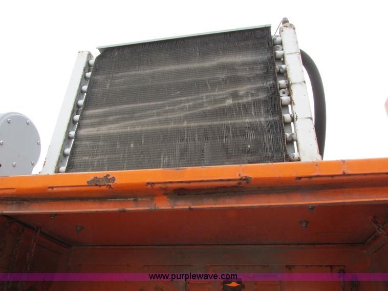 image for item I8824 1995 Ford F800 service truck