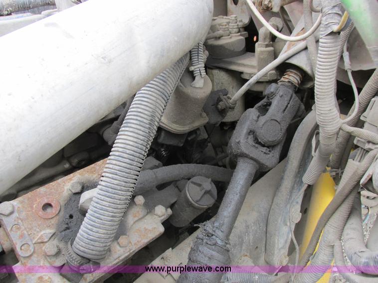 image for item I8824 1995 Ford F800 service truck